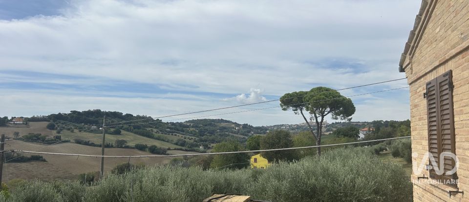 Rustico 7 locali di 432 m² in Potenza Picena (62018)