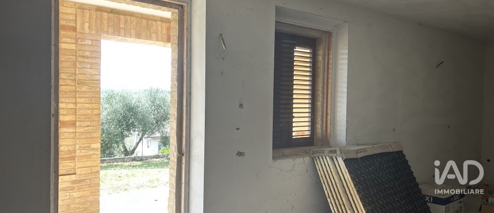 Rustico 7 locali di 432 m² in Potenza Picena (62018)