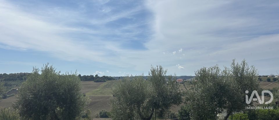 Rustico 7 locali di 432 m² in Potenza Picena (62018)