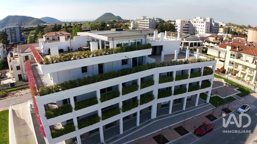 Apartment 6 rooms of 225 m² in Abano Terme (35031)