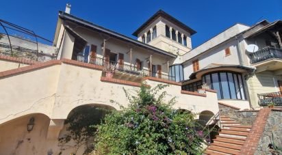 Villa Bifamiliare 15 locali di 340 m² in Savona (17100)