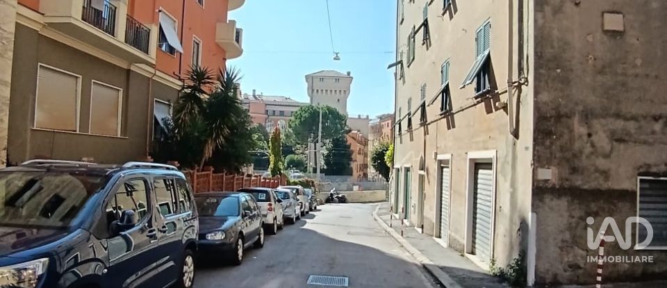 Apartment 5 rooms of 70 m² in Genova (16154)