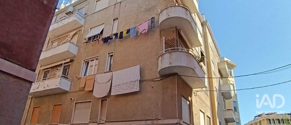 Apartment 5 rooms of 70 m² in Genova (16154)
