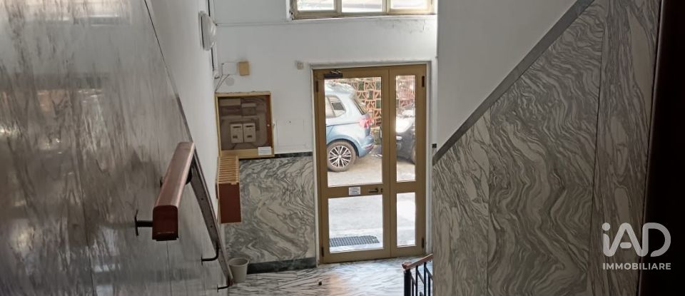 Apartment 5 rooms of 70 m² in Genova (16154)