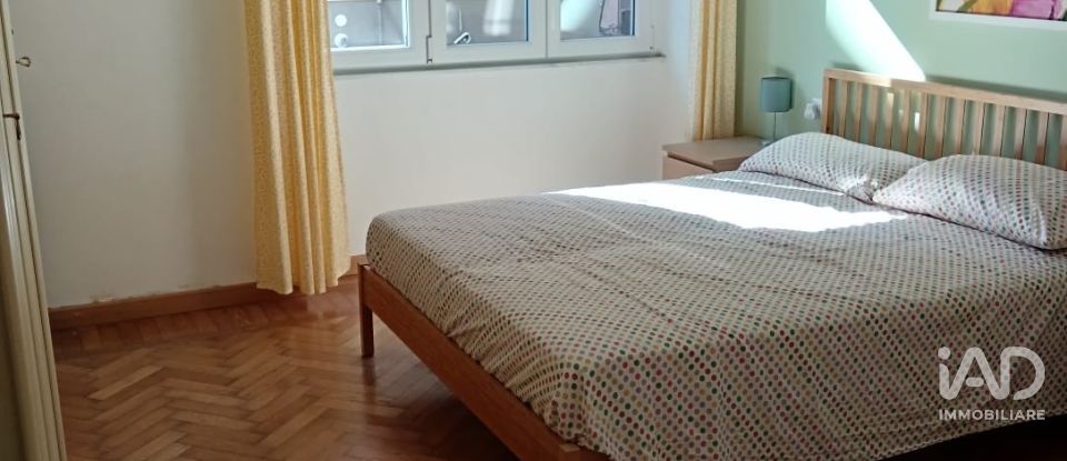 Apartment 5 rooms of 70 m² in Genova (16154)