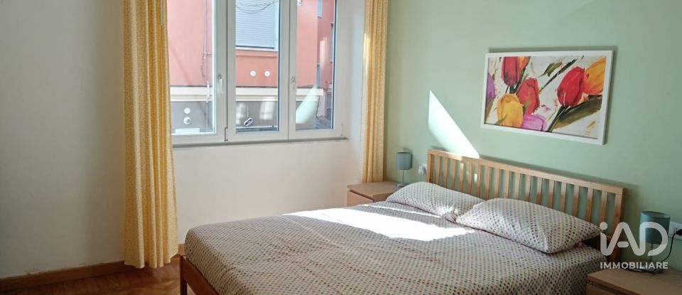 Apartment 5 rooms of 70 m² in Genova (16154)