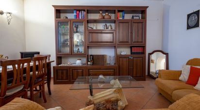 Appartamento 8 locali di 176 m² a Sarteano (53047)