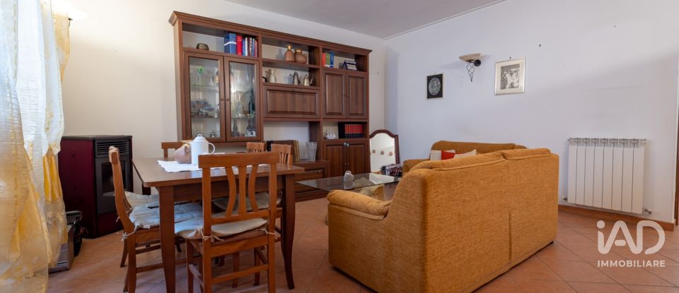 Appartamento 8 locali di 176 m² a Sarteano (53047)