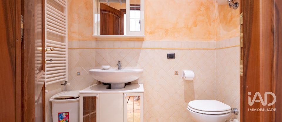 Appartamento 8 locali di 176 m² a Sarteano (53047)