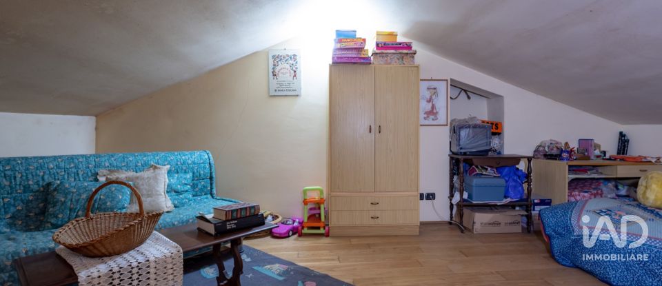 Appartamento 8 locali di 176 m² a Sarteano (53047)