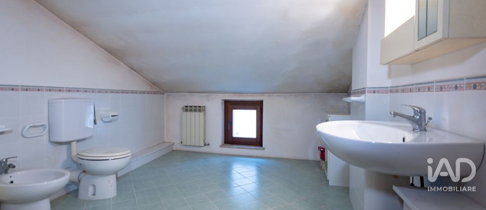 Appartamento 8 locali di 176 m² a Sarteano (53047)