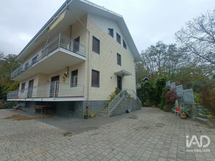 Appartamento 7 locali di 200 m² a Lanzo Torinese (10074)