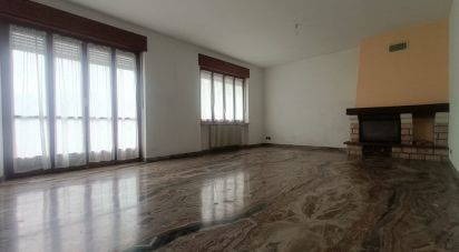 Appartamento 7 locali di 200 m² a Lanzo Torinese (10074)