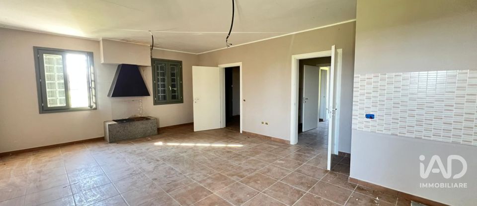 Casa indipendente 6 locali di 350 m² in San Felice sul Panaro (41038)