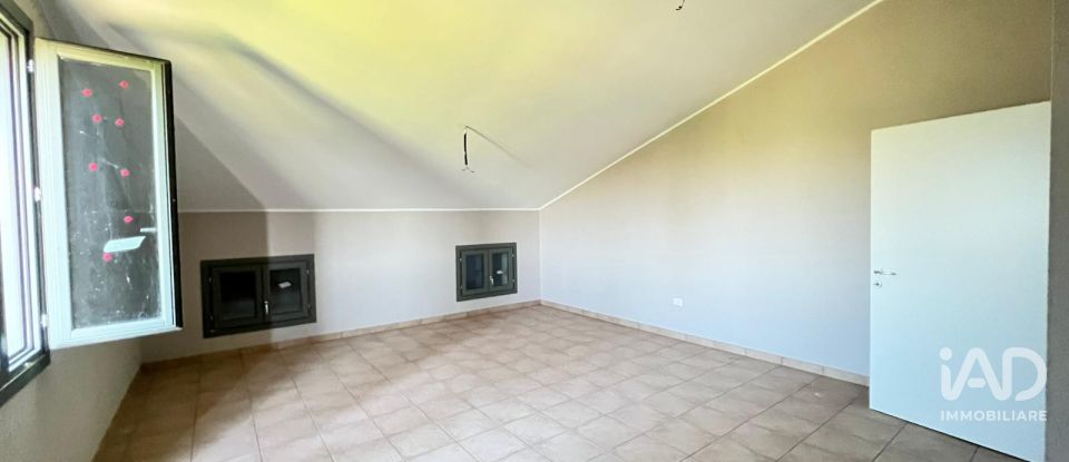 Casa indipendente 6 locali di 350 m² in San Felice sul Panaro (41038)