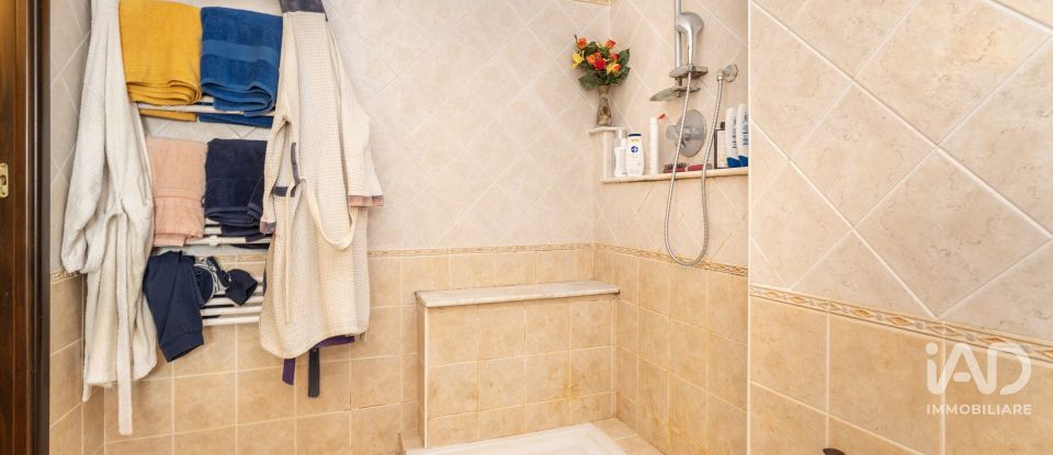 Appartamento 8 locali di 195 m² a Torino (10141)