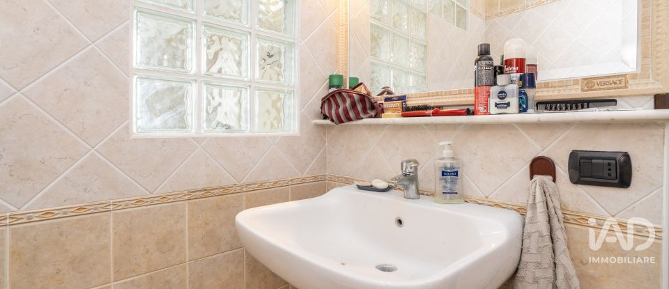 Appartamento 8 locali di 195 m² a Torino (10141)