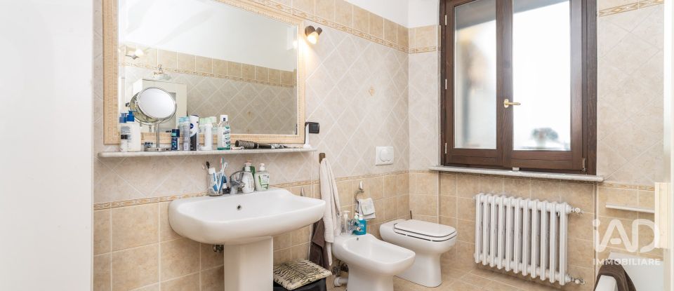 Appartamento 8 locali di 195 m² a Torino (10141)