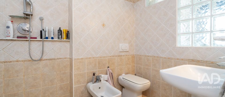 Appartamento 8 locali di 195 m² a Torino (10141)