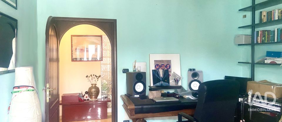 Appartamento 8 locali di 195 m² a Torino (10141)