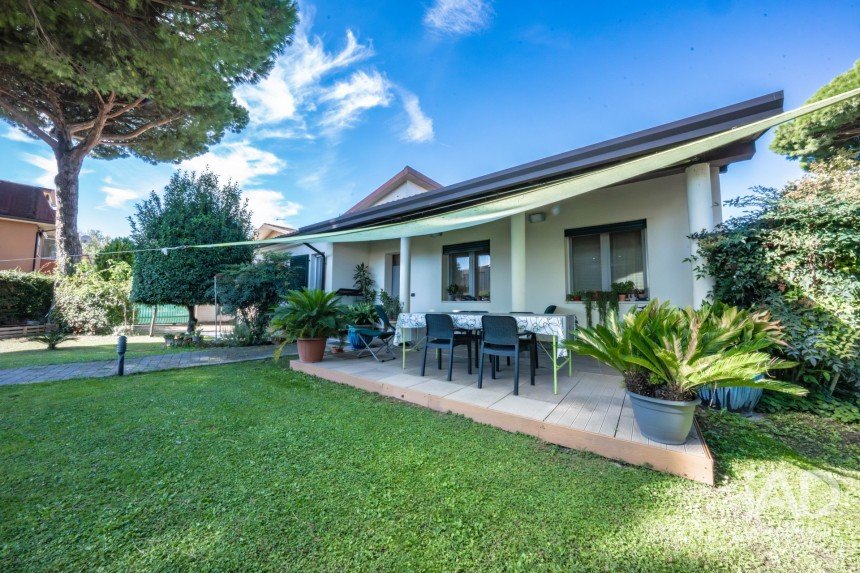 Casa indipendente 5 locali di 260 m² in Lagosanto (44023)