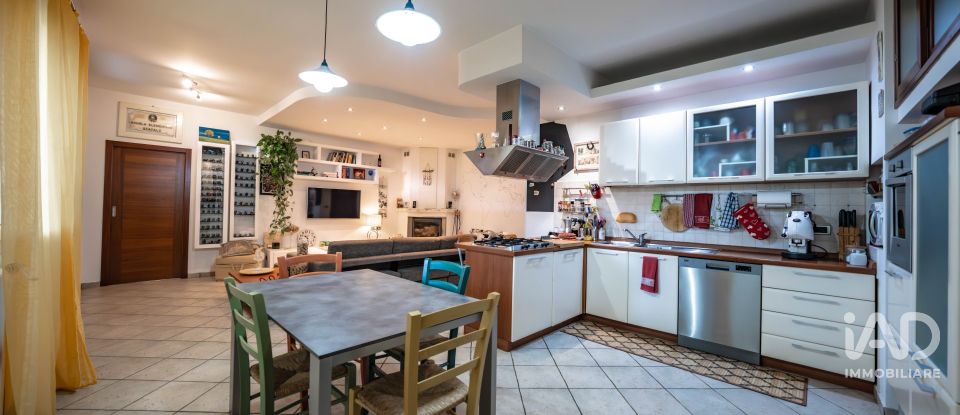 Casa indipendente 5 locali di 260 m² in Lagosanto (44023)