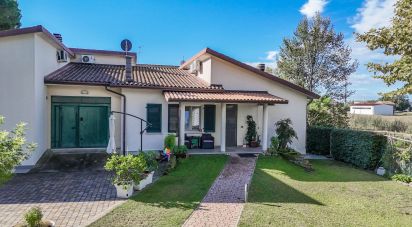Casa indipendente 5 locali di 260 m² in Lagosanto (44023)