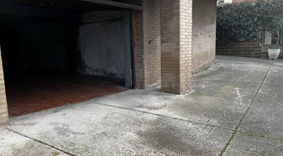 Posto auto di 80 m² in Ancona (60124)