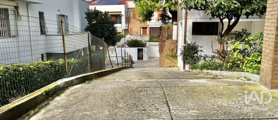 Posto auto di 80 m² in Ancona (60124)