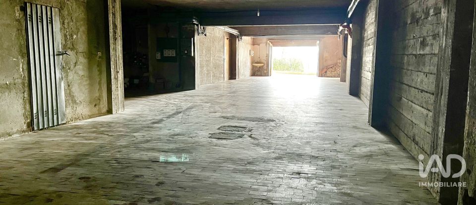 Posto auto di 80 m² in Ancona (60124)