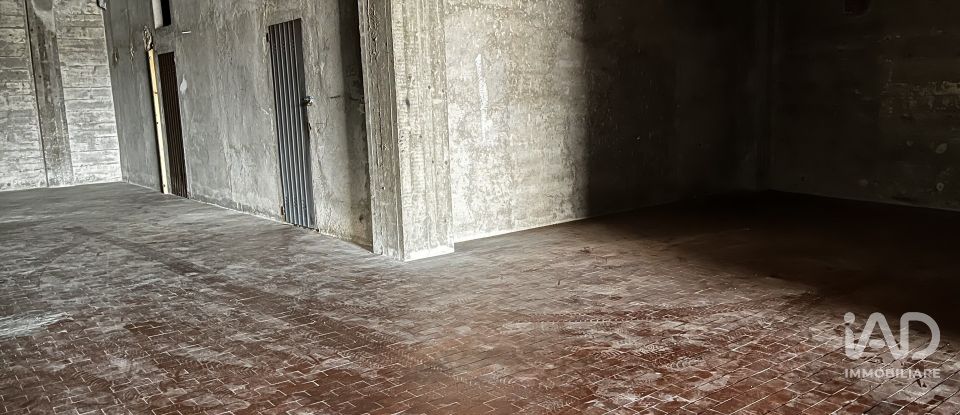 Posto auto di 80 m² in Ancona (60124)