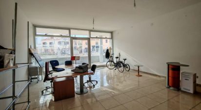 Negozio / locale commerciale di 65 m² in Olbia (07026)