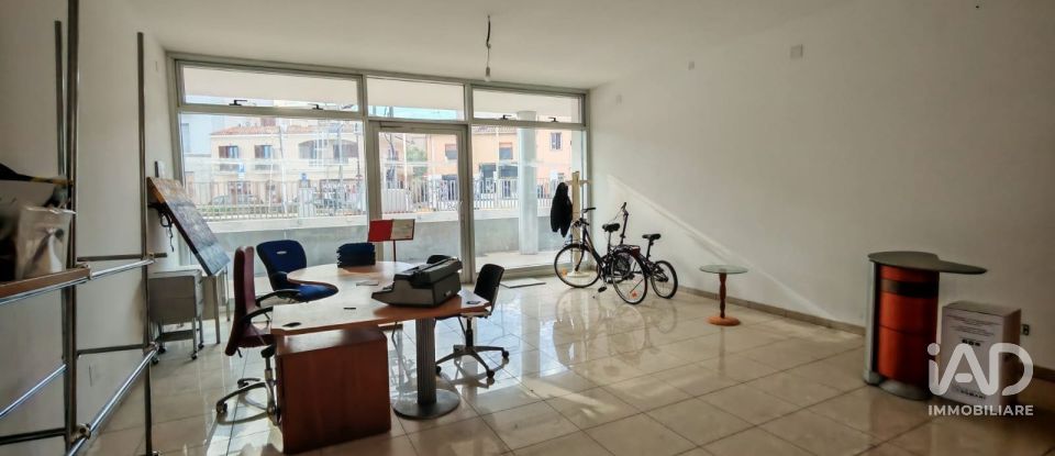 Negozio / locale commerciale di 65 m² in Olbia (07026)