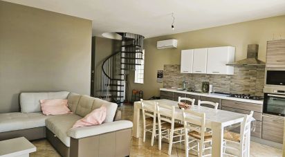 Villa a schiera 7 locali di 220 m² in Gizzeria (88040)