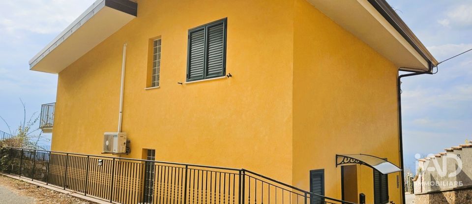 Villa a schiera 7 locali di 220 m² in Gizzeria (88040)