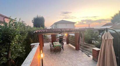 Casa indipendente / Villa 6 locali di 160 m² in Valfenera (14017)