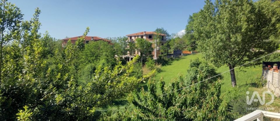 Casa indipendente / Villa 10 locali di 300 m² in Mombaroccio (61024)