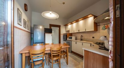 Casa indipendente / Villa 8 locali di 220 m² in Brescia (25127)