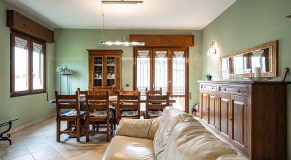 Casa indipendente / Villa 8 locali di 220 m² in Brescia (25127)