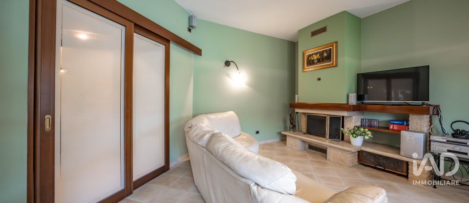 Casa indipendente / Villa 8 locali di 220 m² in Brescia (25127)