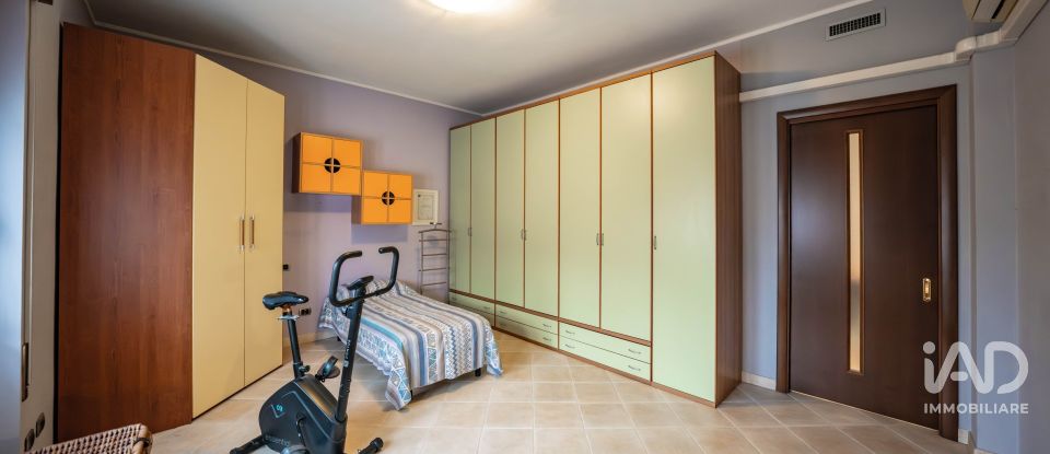 Casa indipendente / Villa 8 locali di 220 m² in Brescia (25127)