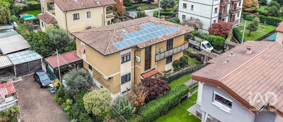 Casa indipendente / Villa 8 locali di 220 m² in Brescia (25127)