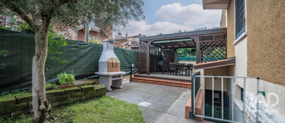 Casa indipendente / Villa 8 locali di 220 m² in Brescia (25127)