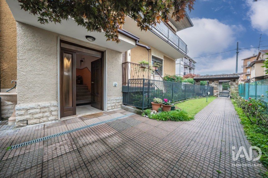 Casa indipendente / Villa 8 locali di 220 m² in Brescia (25127)