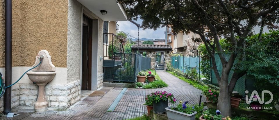 Casa indipendente / Villa 8 locali di 220 m² in Brescia (25127)