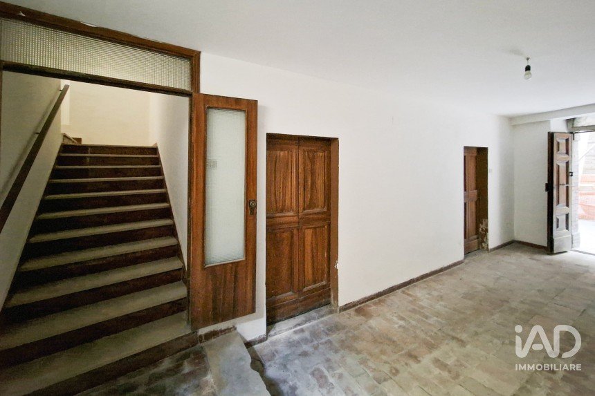 House 11 rooms of 104 m² in Tolentino (62029)