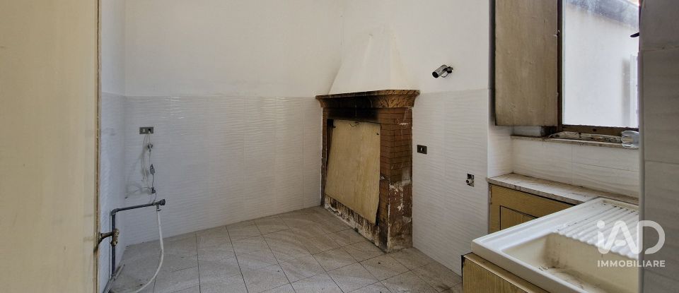 House 11 rooms of 104 m² in Tolentino (62029)