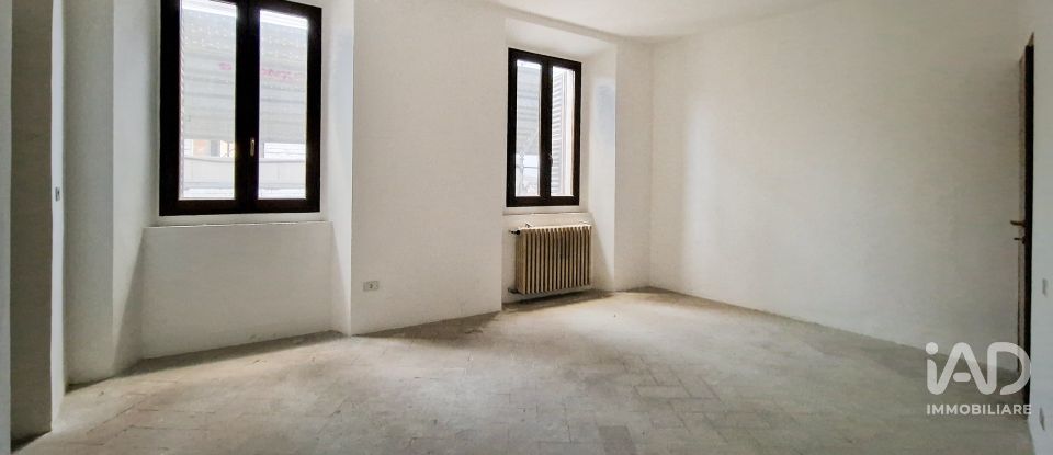 House 11 rooms of 104 m² in Tolentino (62029)