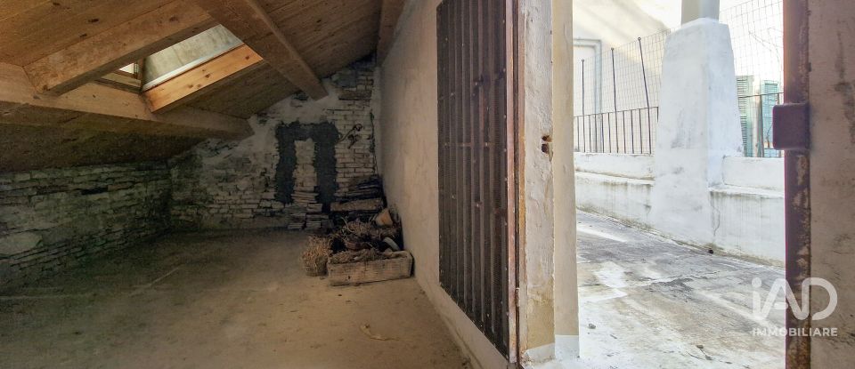 House 11 rooms of 104 m² in Tolentino (62029)