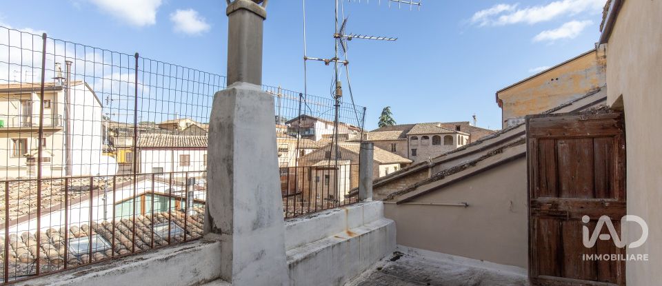 House 11 rooms of 104 m² in Tolentino (62029)